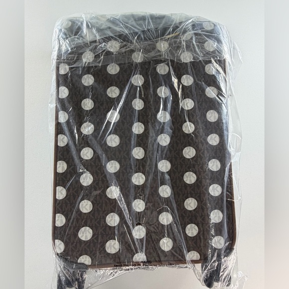 MICHAEL KORS Small Polka Dot Signature Logo Suitcase
$898 OUT OF STOCK - Picture 8 of 12
